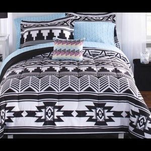 Mainstays Black & White Aztec Bed in a Bag